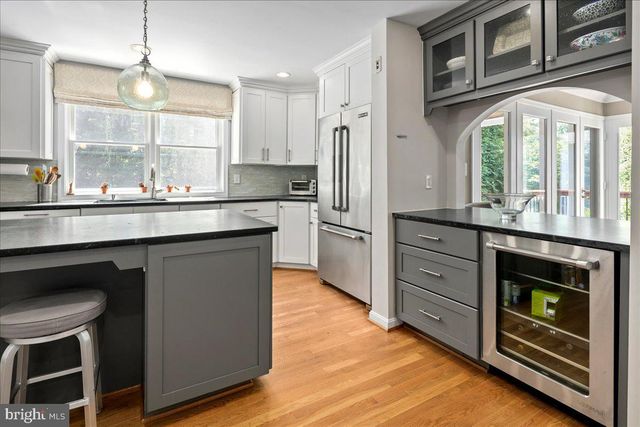 6413 KENHOWE DR, Bethesda, MD 20817