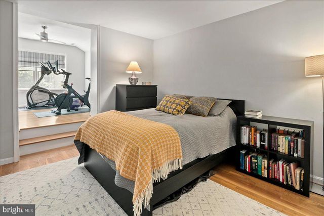 6413 KENHOWE DR, Bethesda, MD 20817