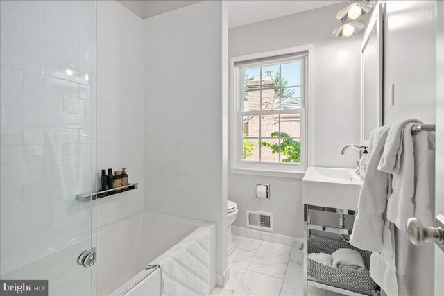 6413 KENHOWE DR, Bethesda, MD 20817