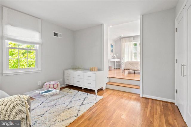 6413 KENHOWE DR, Bethesda, MD 20817