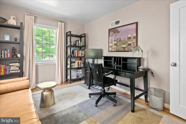 6413 KENHOWE DR, Bethesda, MD 20817
