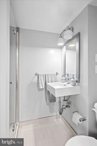 6413 KENHOWE DR, Bethesda, MD 20817