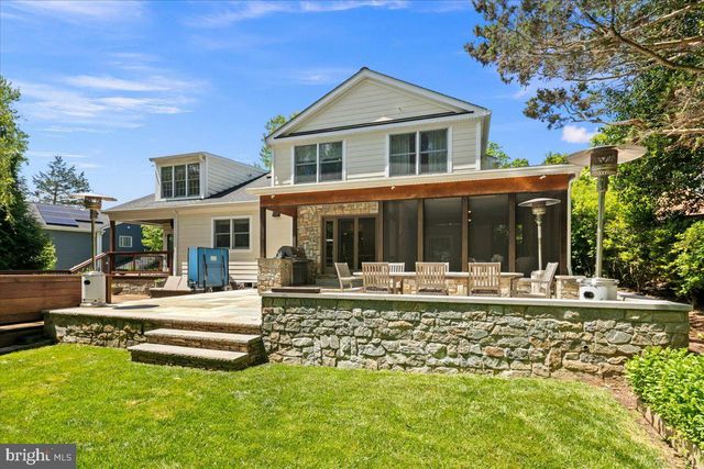 6413 KENHOWE DR, Bethesda, MD 20817