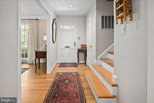 6413 KENHOWE DR, Bethesda, MD 20817