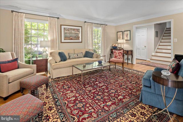 6413 KENHOWE DR, Bethesda, MD 20817