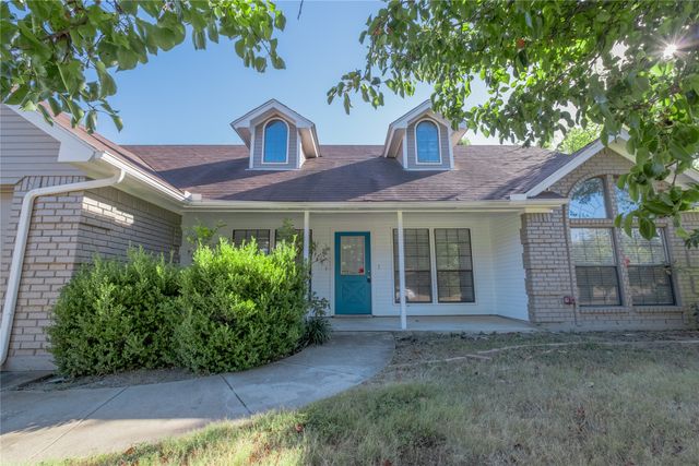 8201 Llano Avenue, Benbrook, TX 76116