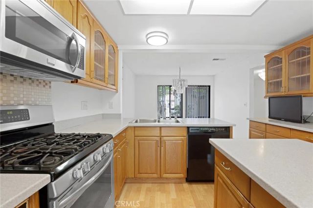 8402 Sunbeam Cir, Huntington Beach, CA 92646