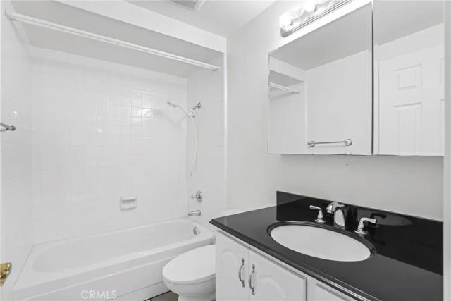 8402 Sunbeam Cir, Huntington Beach, CA 92646