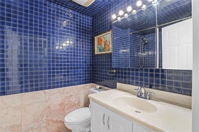 8402 Sunbeam Cir, Huntington Beach, CA 92646