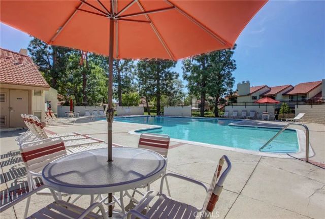 8402 Sunbeam Cir, Huntington Beach, CA 92646