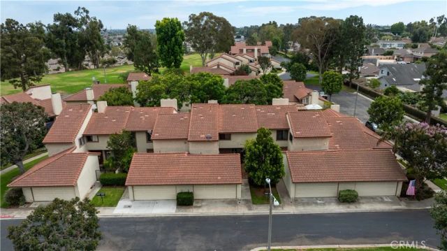 8402 Sunbeam Cir, Huntington Beach, CA 92646