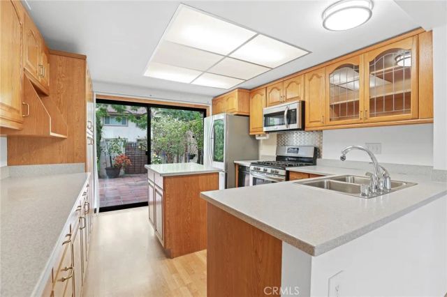 8402 Sunbeam Cir, Huntington Beach, CA 92646