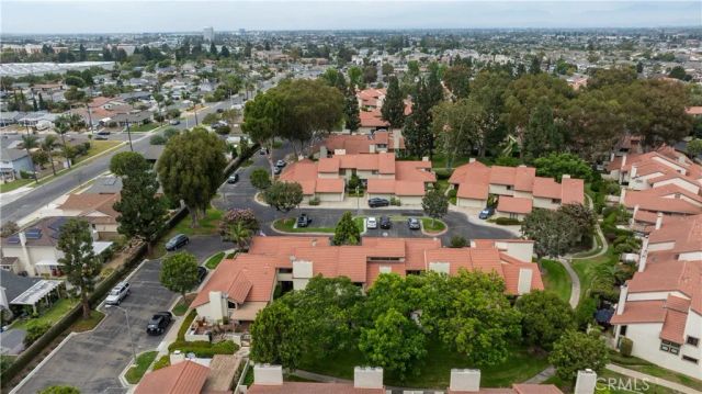 8402 Sunbeam Cir, Huntington Beach, CA 92646