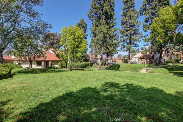 8402 Sunbeam Cir, Huntington Beach, CA 92646