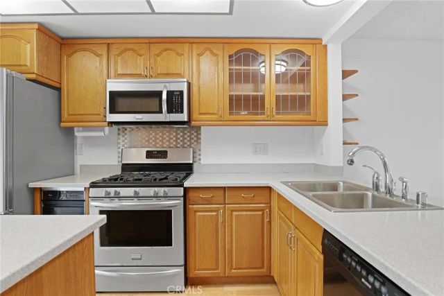 8402 Sunbeam Cir, Huntington Beach, CA 92646