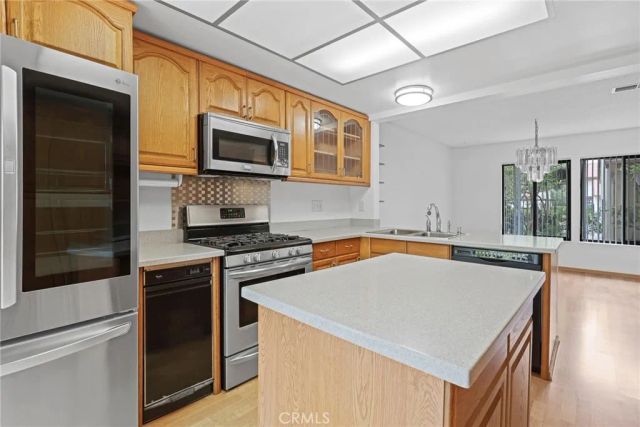 8402 Sunbeam Cir, Huntington Beach, CA 92646