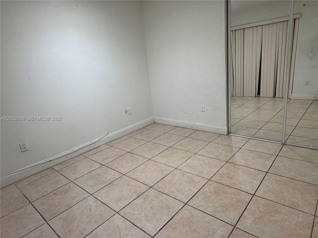 17527 NW 62nd Place N, Hialeah, FL 33015