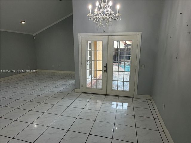 17527 NW 62nd Place N, Hialeah, FL 33015