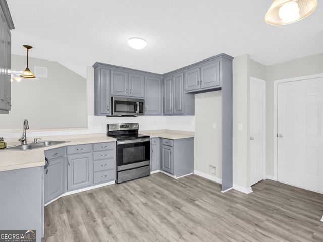 148 Dodgen Place Drive, Hampton, GA 30228