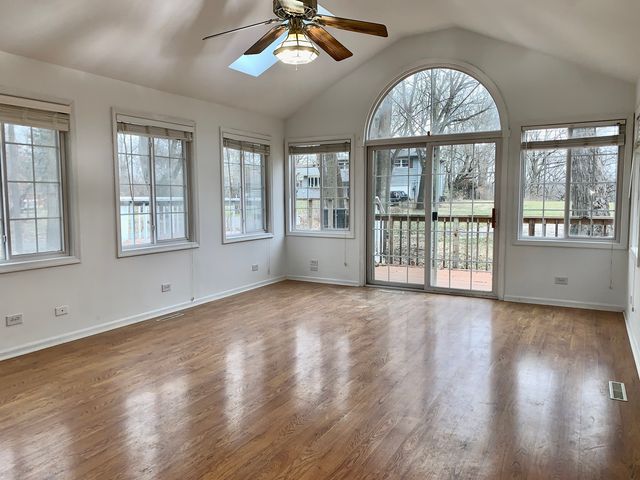 1326 S Batavia Avenue, Batavia, IL 60510