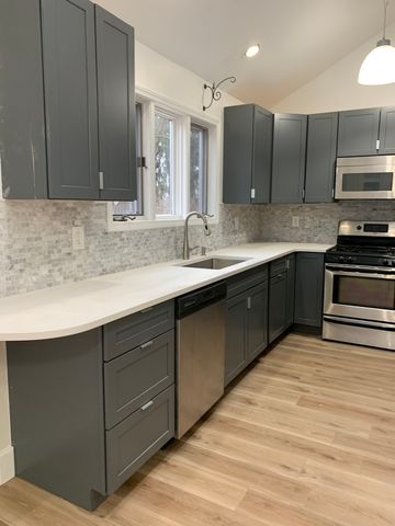 1326 S Batavia Avenue, Batavia, IL 60510