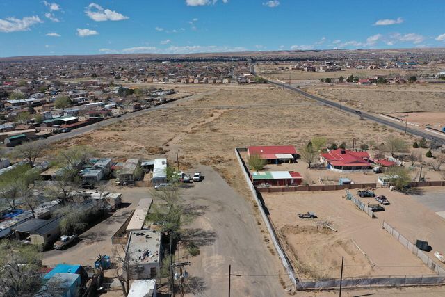 2901 AMALIA Road SW, Albuquerque, NM 87121