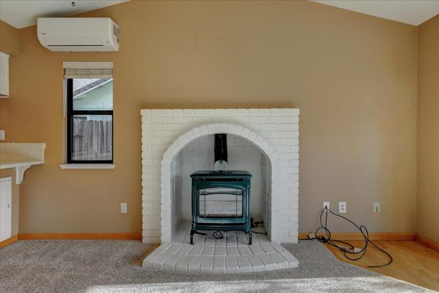 111 Stanford Ct, Grass Valley, CA 95945