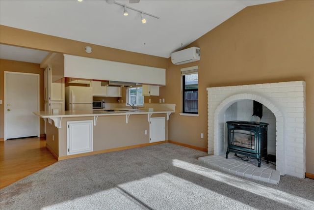 111 Stanford Ct, Grass Valley, CA 95945