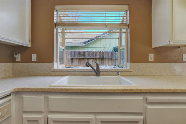 111 Stanford Ct, Grass Valley, CA 95945