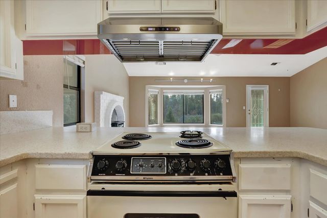 111 Stanford Ct, Grass Valley, CA 95945