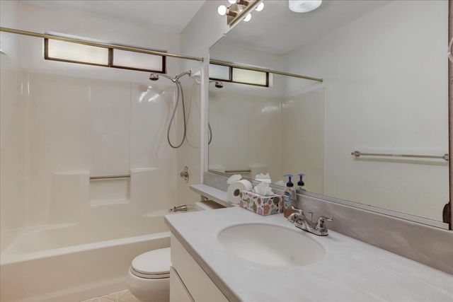 111 Stanford Ct, Grass Valley, CA 95945