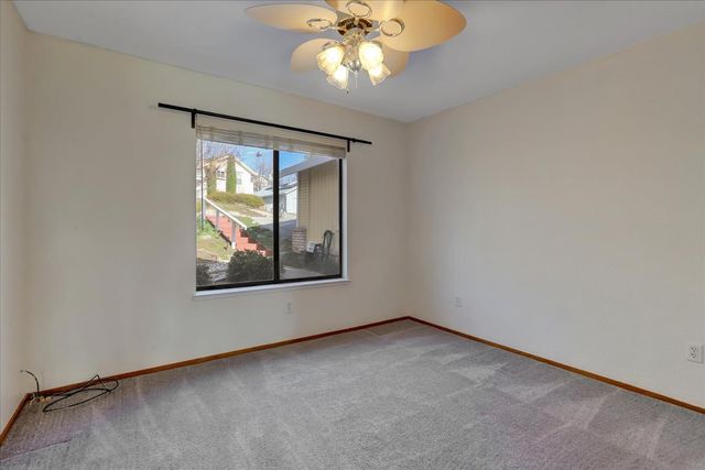 111 Stanford Ct, Grass Valley, CA 95945