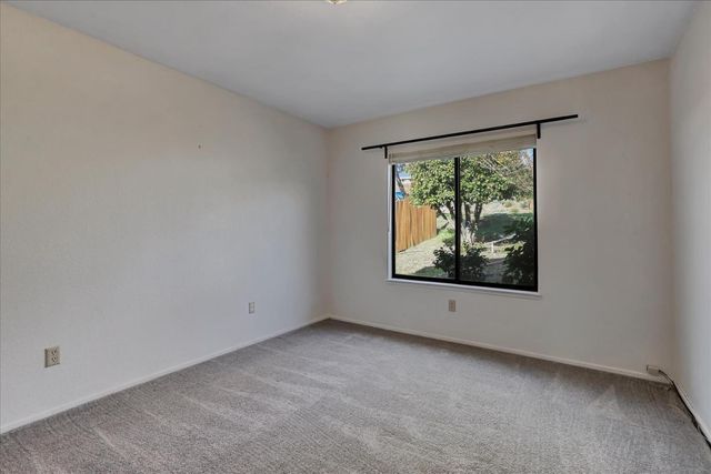 111 Stanford Ct, Grass Valley, CA 95945