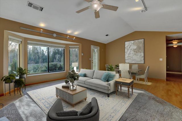 111 Stanford Ct, Grass Valley, CA 95945