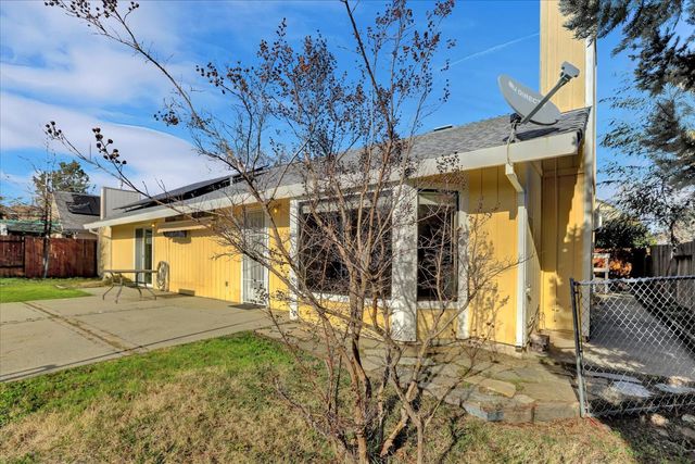 111 Stanford Ct, Grass Valley, CA 95945