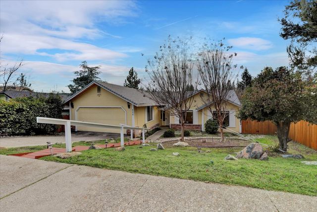 111 Stanford Ct, Grass Valley, CA 95945