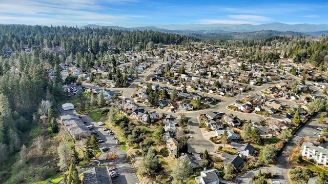 111 Stanford Ct, Grass Valley, CA 95945