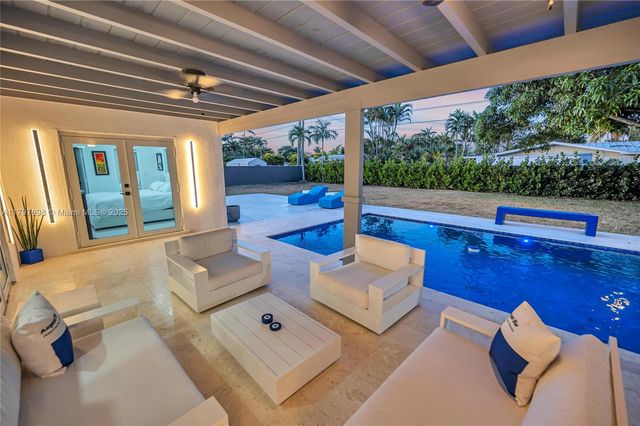 8501 SW 142nd St, Palmetto Bay, FL 33158