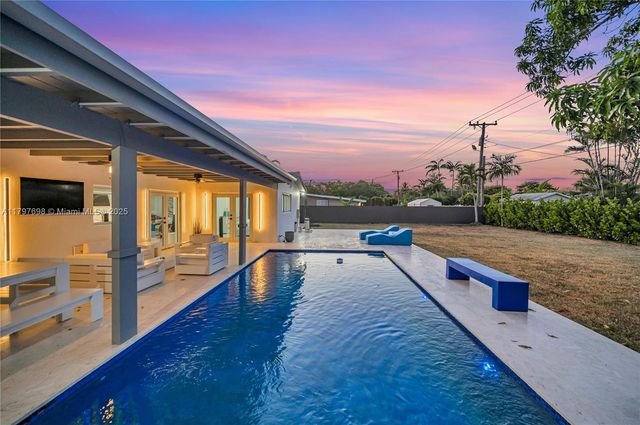 8501 SW 142nd St, Palmetto Bay, FL 33158