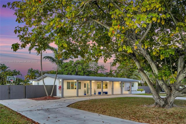 8501 SW 142nd St, Palmetto Bay, FL 33158