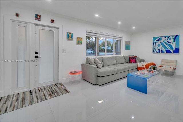 8501 SW 142nd St, Palmetto Bay, FL 33158