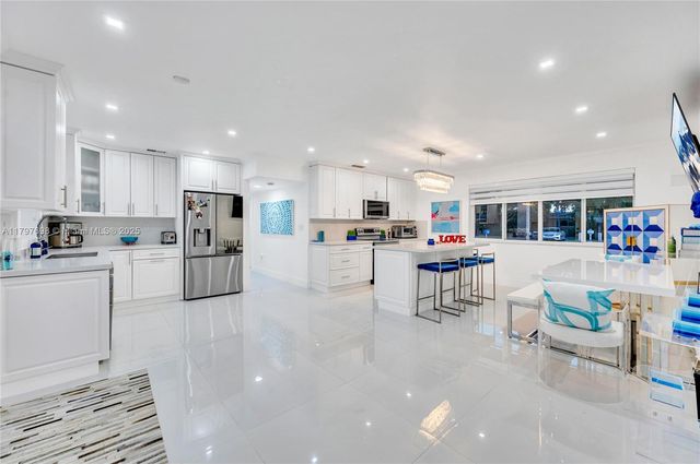 8501 SW 142nd St, Palmetto Bay, FL 33158