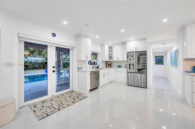 8501 SW 142nd St, Palmetto Bay, FL 33158