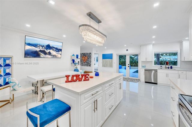 8501 SW 142nd St, Palmetto Bay, FL 33158