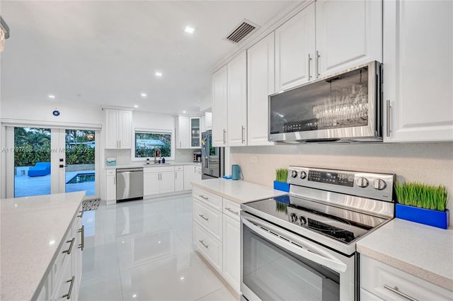 8501 SW 142nd St, Palmetto Bay, FL 33158