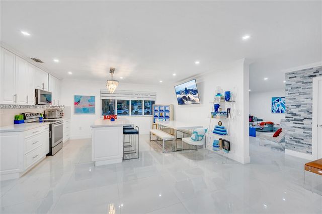 8501 SW 142nd St, Palmetto Bay, FL 33158