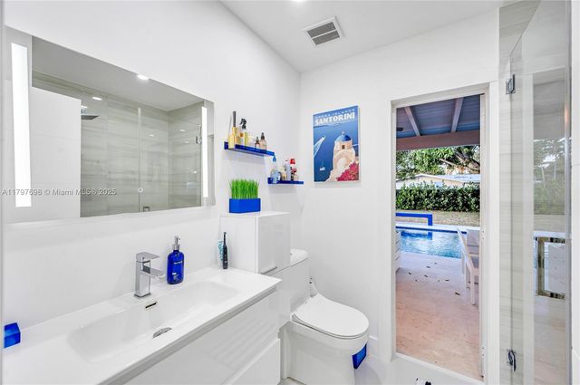 8501 SW 142nd St, Palmetto Bay, FL 33158