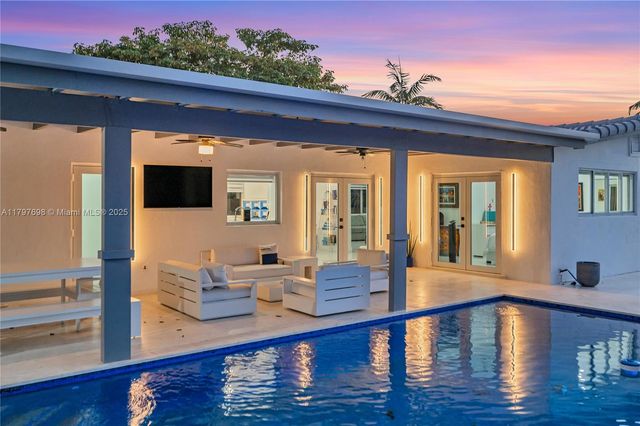 8501 SW 142nd St, Palmetto Bay, FL 33158