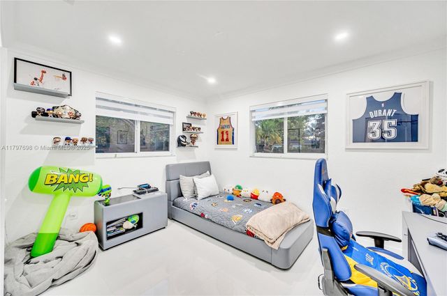 8501 SW 142nd St, Palmetto Bay, FL 33158