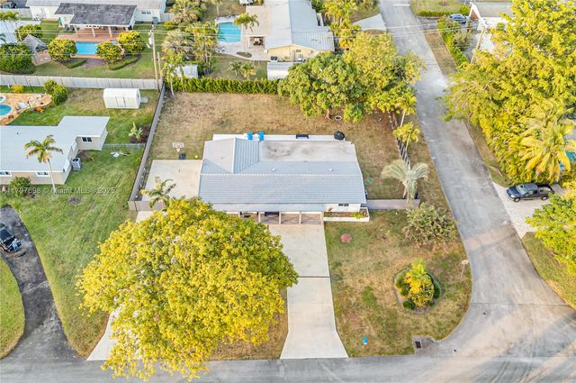 8501 SW 142nd St, Palmetto Bay, FL 33158